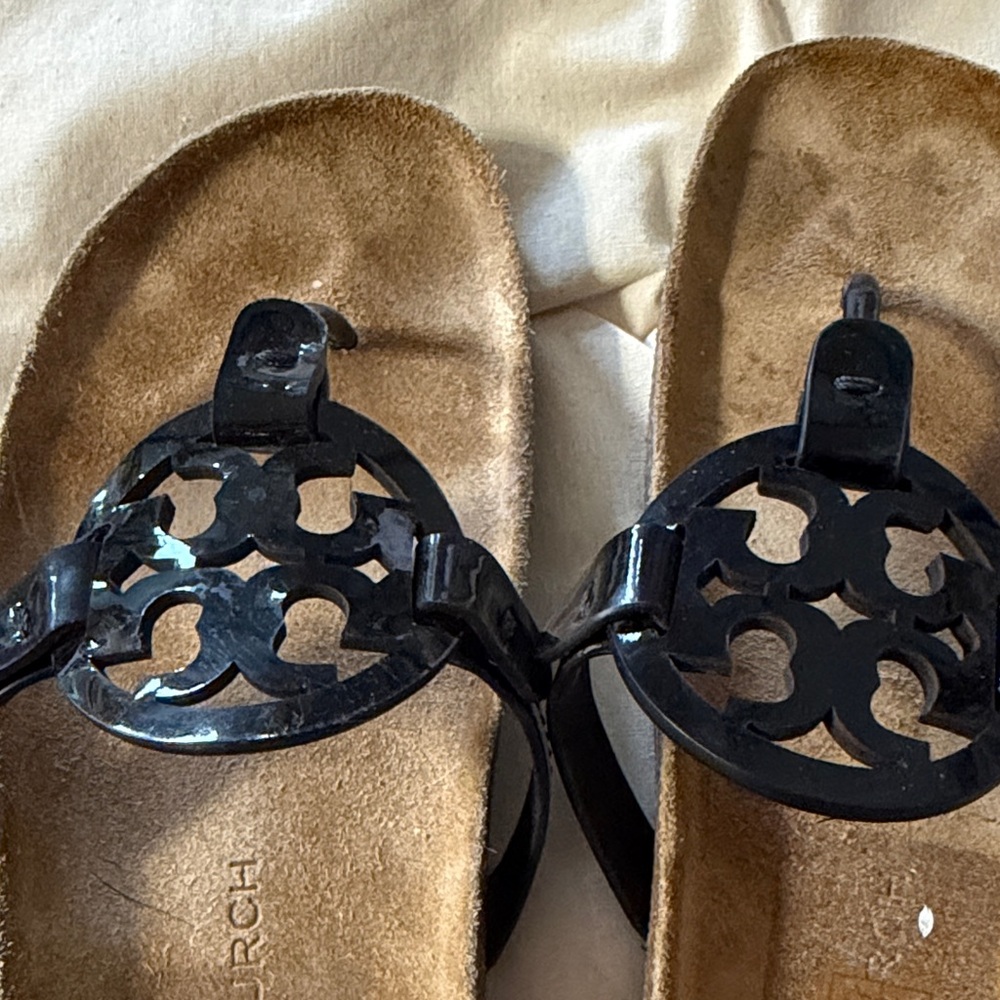 Tory Burch Black and Tan Sandals with original box & bag - Picture 4 of 5
